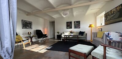 Lake View Apartment