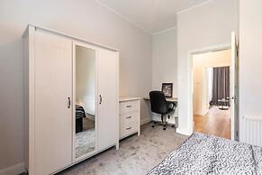 Stunning Newly Furnished Ground Floor Apartment