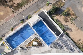 Gran Canet 2BR - Sea Views, Pools & Gym