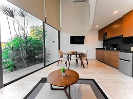 Warm Loft With Incredible Garden View 014 By Sandy Powerful