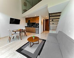 Warm Loft With Incredible Garden View 014 By Sandy Powerful