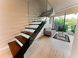 Warm Loft With Incredible Garden View 014 By Sandy Powerful