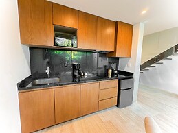 Warm Loft With Incredible Garden View 014 By Sandy Powerful