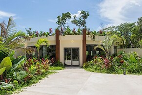 Warm Loft With Incredible Garden View 014 By Sandy Powerful