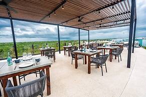 Warm Loft With Incredible Garden View 014 By Sandy Powerful