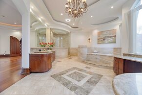 Bay House by Avantstay Waterfront, Pier, Pond