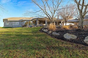 Bay House by Avantstay Waterfront, Pier, Pond