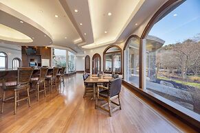 Bay House by Avantstay Waterfront, Pier, Pond