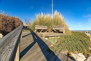 Bay Cottage by Avantstay Waterfront, Pier, Pond