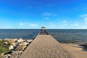 Bay Cottage by Avantstay Waterfront, Pier, Pond