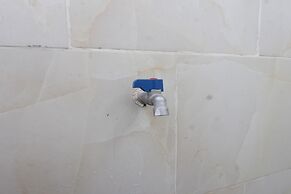 OYO Life 93154 White Kos Jenggala