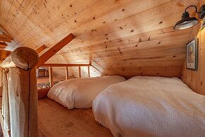 Authentic & Stylish Cabin in Lake Tahoe by Sierra Getaways