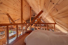 Authentic & Stylish Cabin in Lake Tahoe by Sierra Getaways