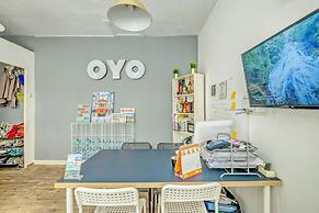 OYO Life 93097 Apartemen Gateway Pasteur By Kaisar Room