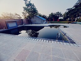 Bharat lake View Resort