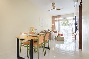 2 Bedroom Landed House Near Icon City BM