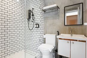 2 Bedroom Landed House Near Icon City BM