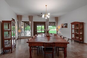 Amã Stays & Trails The Deck, Girnar Forest, Junagarh