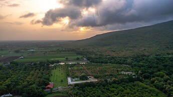 Amã Stays & Trails The Deck, Girnar Forest, Junagarh