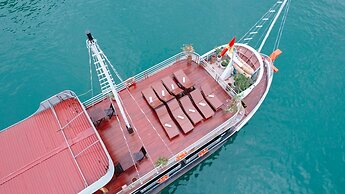 Honey Boutique Cruise