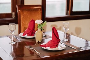 Honey Boutique Cruise