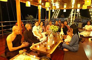 Honey Boutique Cruise