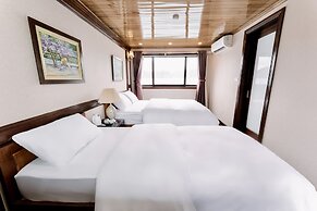 Honey Boutique Cruise