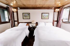 Honey Boutique Cruise