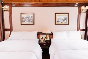 Honey Boutique Cruise