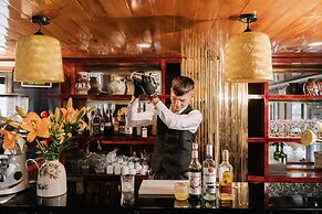 Honey Boutique Cruise