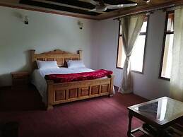 Yasin View Hotel