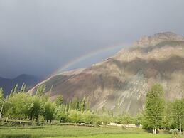 Yasin View Hotel