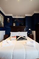 Navy Apartment by Wonderful Italy