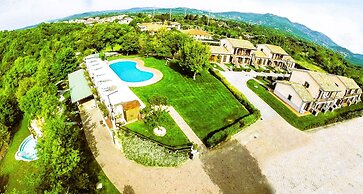 Residence with swimming pool in Sorano