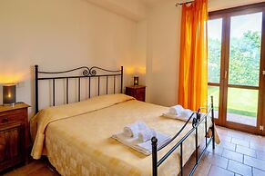 Residence with swimming pool in Sorano