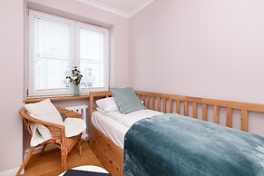 Two Bedroom Apartment Gdynia by Renters