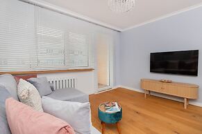 Two Bedroom Apartment Gdynia by Renters