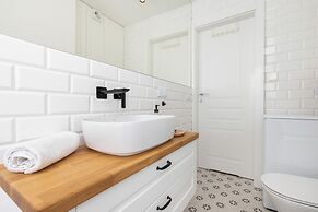 Two Bedroom Apartment Gdynia by Renters