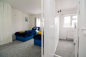 Impeccable 3-bed House in Abbeywood