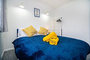 Impeccable 3-bed House in Abbeywood