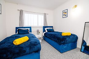 Impeccable 3-bed House in Abbeywood