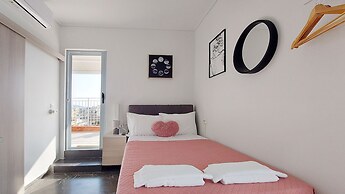 A bright and relaxing penthouse