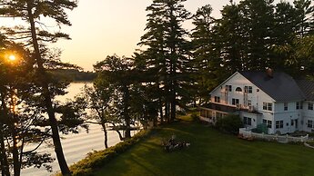 Wolf Cove Inn