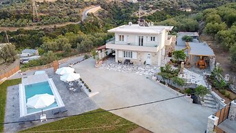 Villa Nontas Ntina with Private Pool