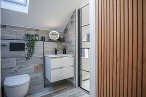 Ty Cyfoes - Luxurious 4 Bedroom - St. Florence