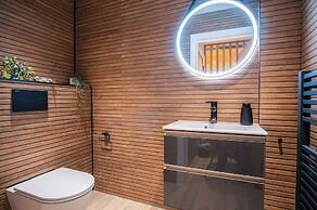 Ty Cyfoes - Luxurious 4 Bedroom - St. Florence