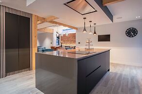 Ty Cyfoes - Luxurious 4 Bedroom - St. Florence