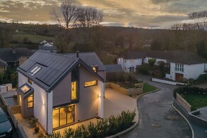 Ty Cyfoes - Luxurious 4 Bedroom - St. Florence