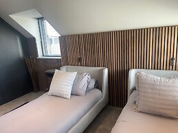 Ty Cyfoes - Luxurious 4 Bedroom - St. Florence