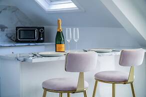 The Penthouse - Luxury 1 Bed - Panorama - Tenby